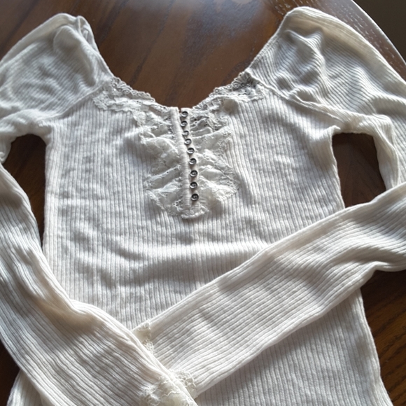 TOP Long Sleeve BOUTIQUE LACE Size: S - Picture 3 of 5